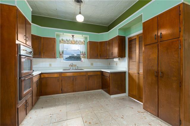 1550 Galvez