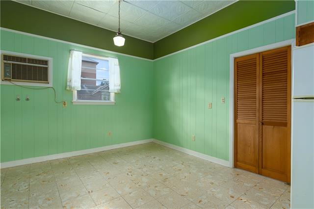 1550 Galvez