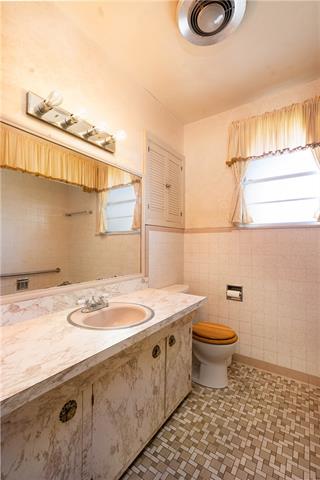 1550 Galvez