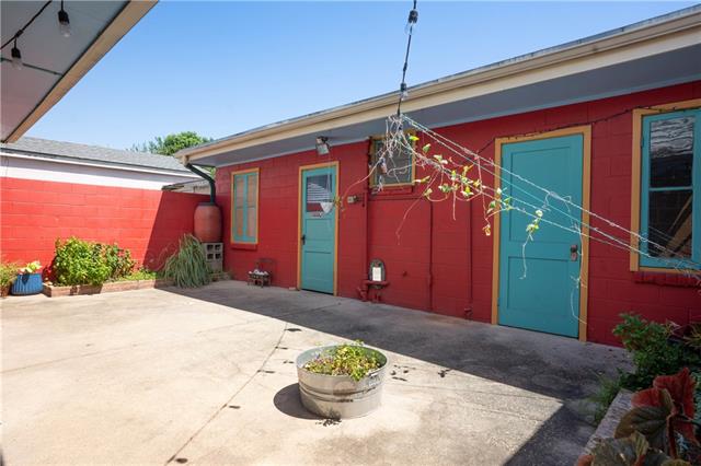 1550 Galvez